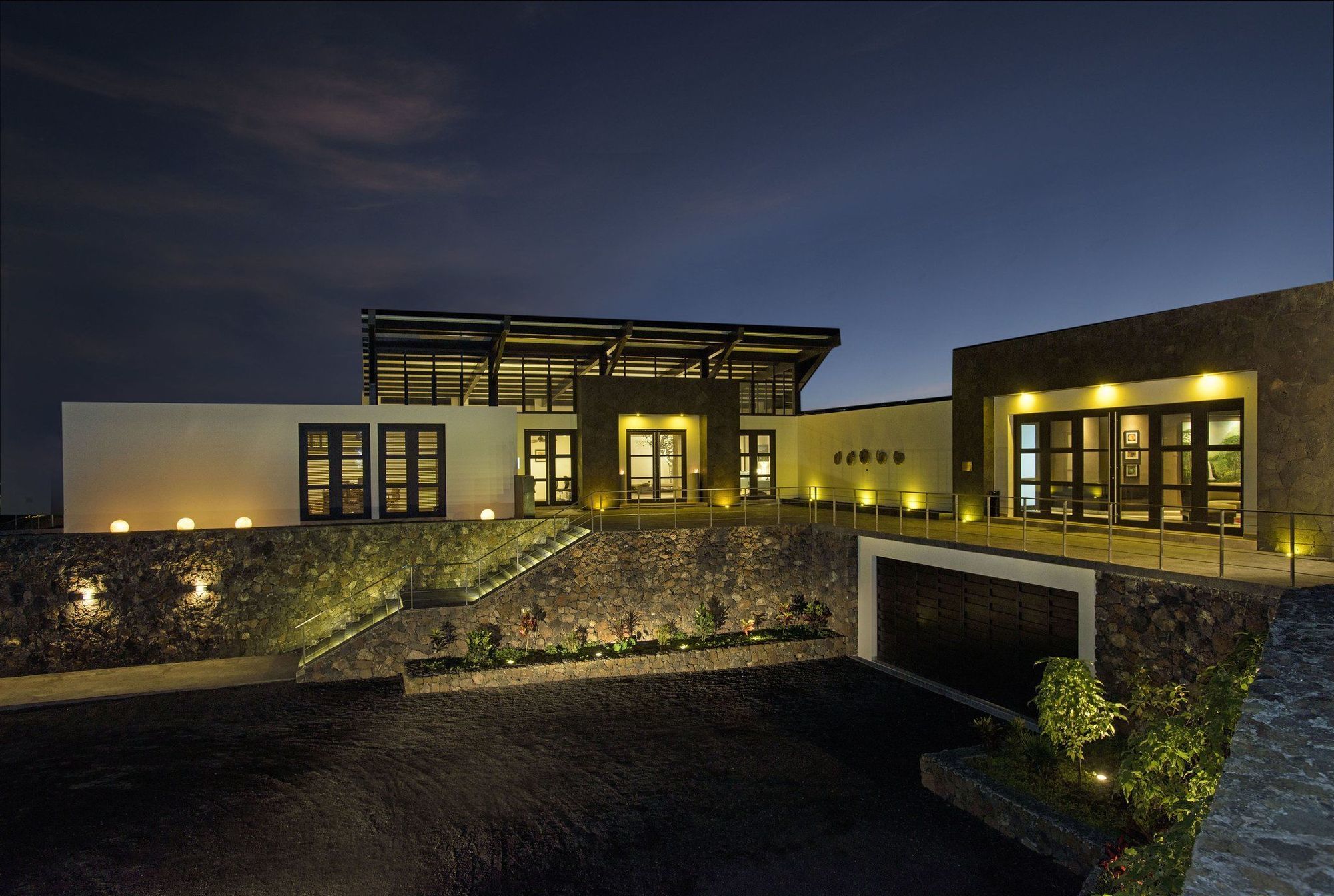 Pikaia Lodge Santa Cruz Island Bagian luar foto